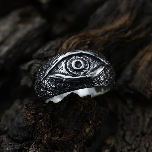 Unlock the mysteries of the occult with our witchy sterling silver ring, featuring an intricate all-seeing eye design.