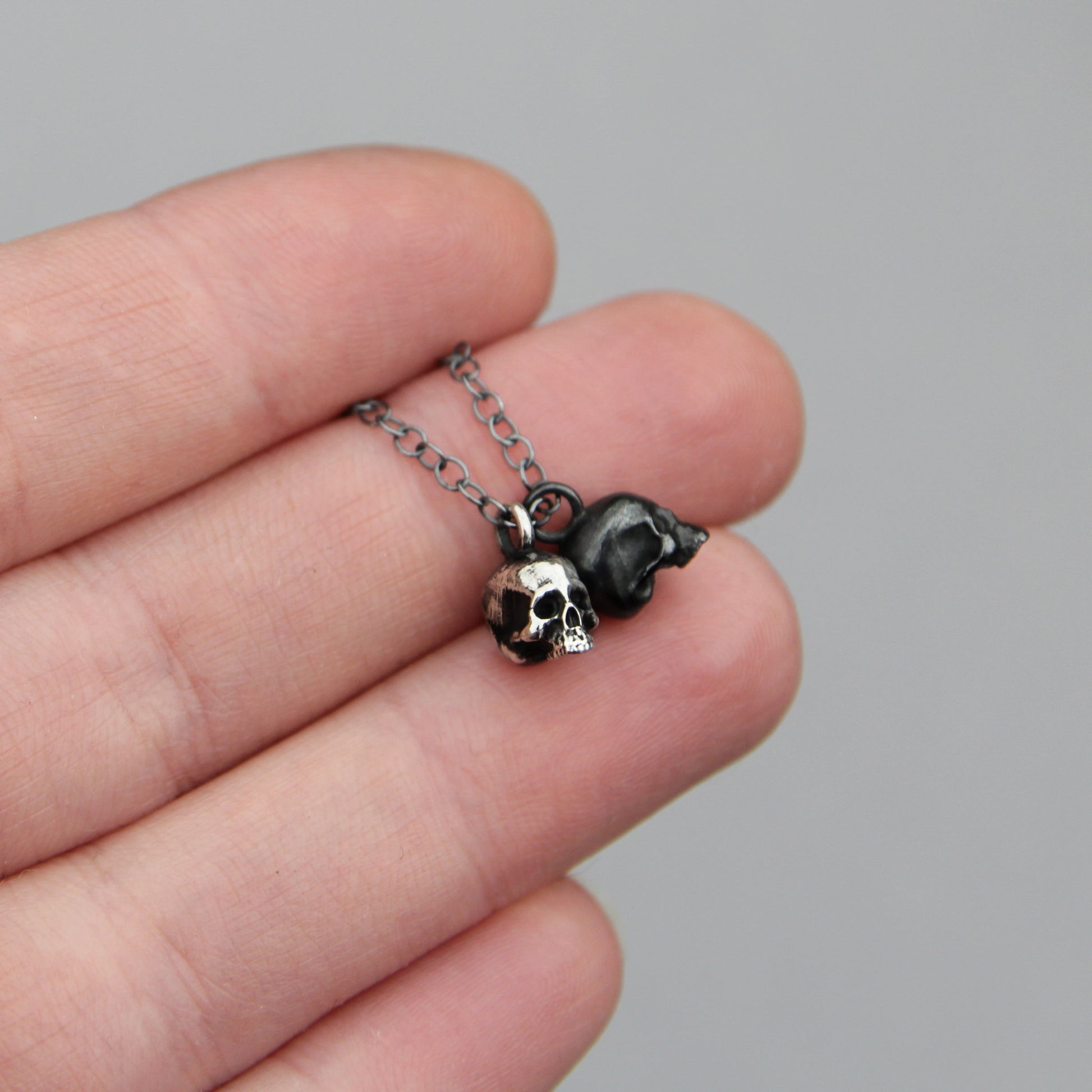 Small skull pendant.