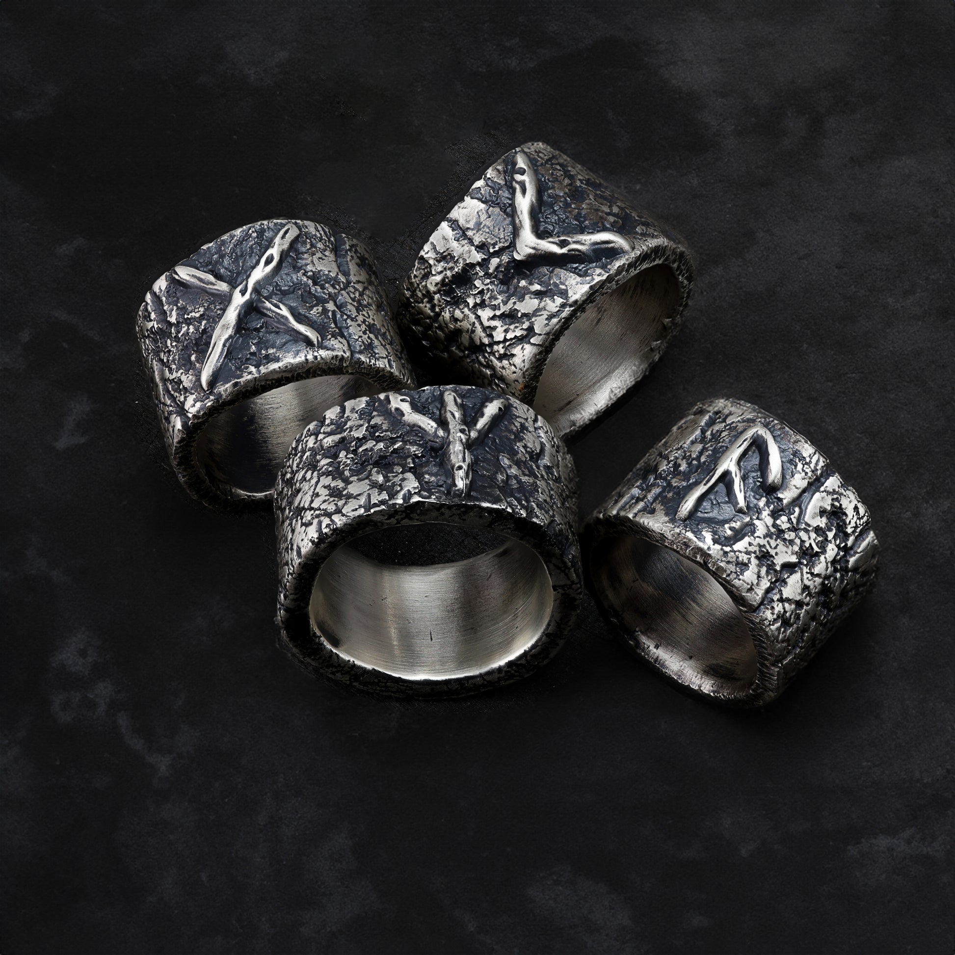 High-quality image featuring the band width and thickness of the Rune Ring.