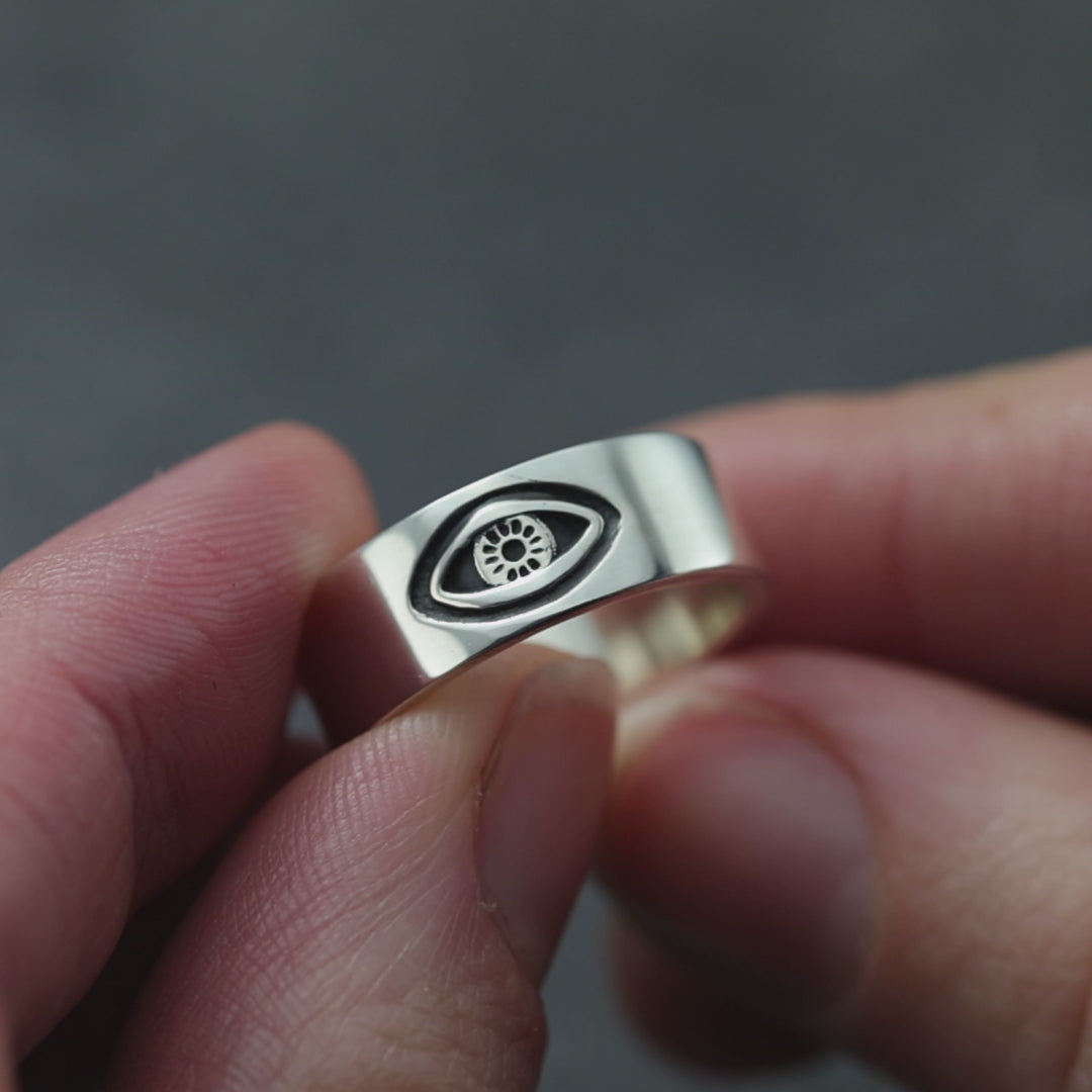 Video of highly polished Eye ring.