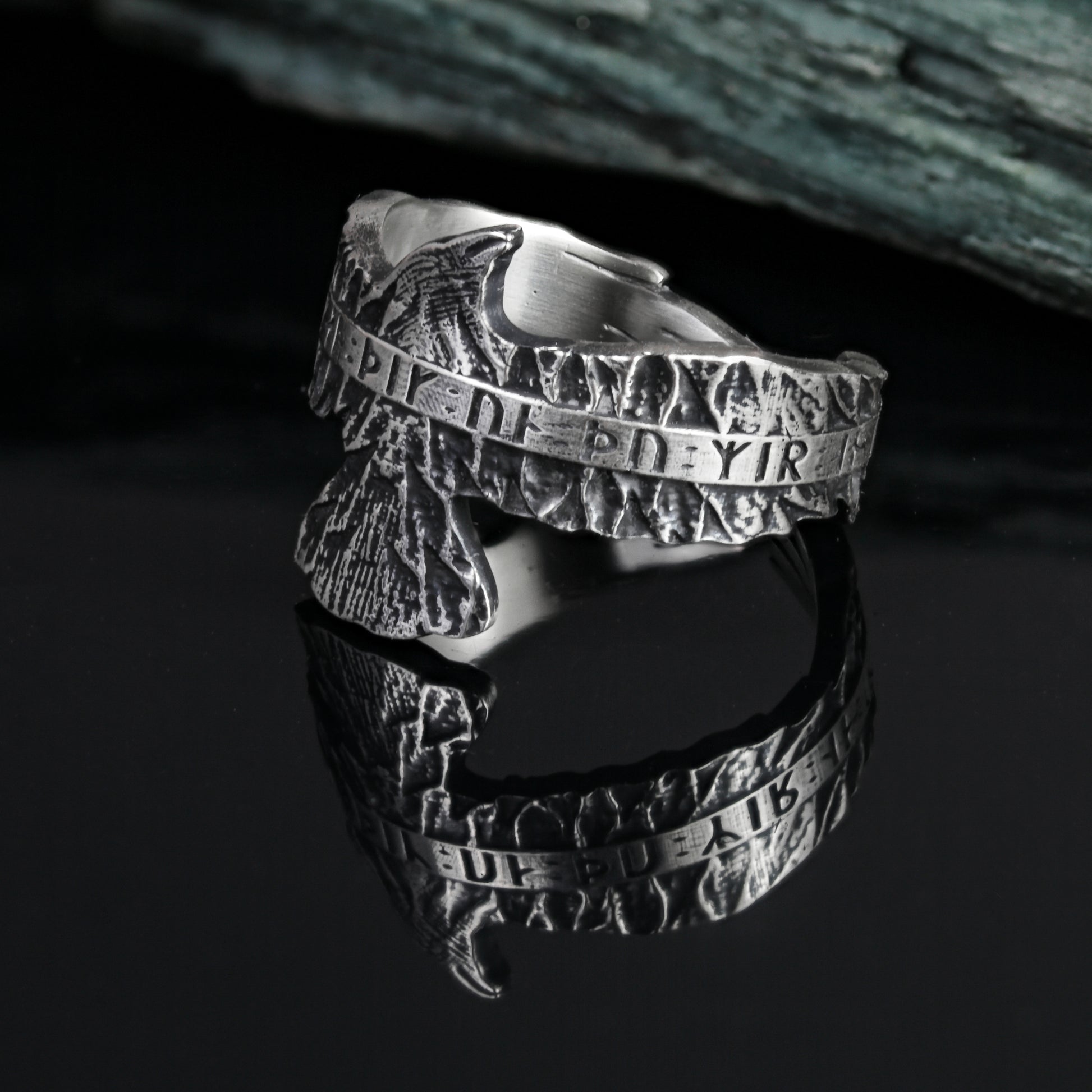 Mens raven ring