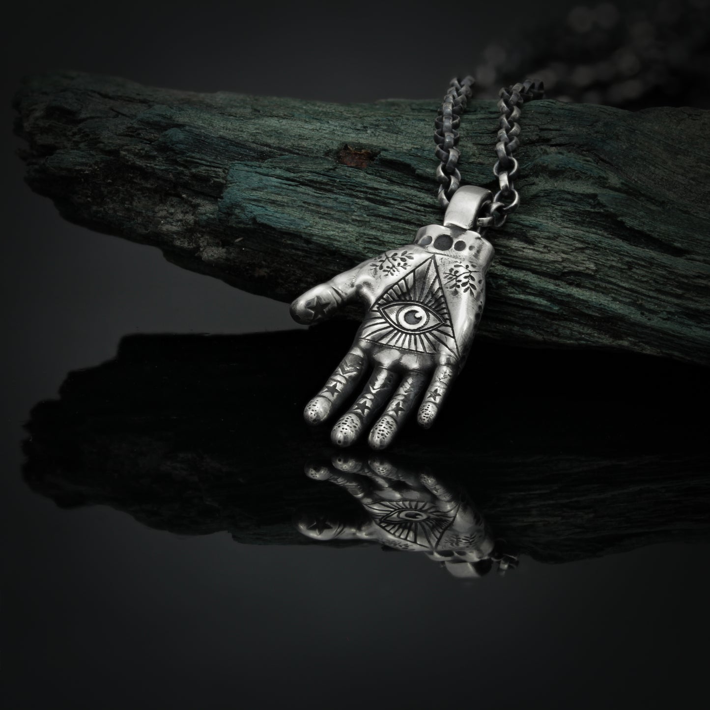 Palmistry, third eye pendant. Artpocket.