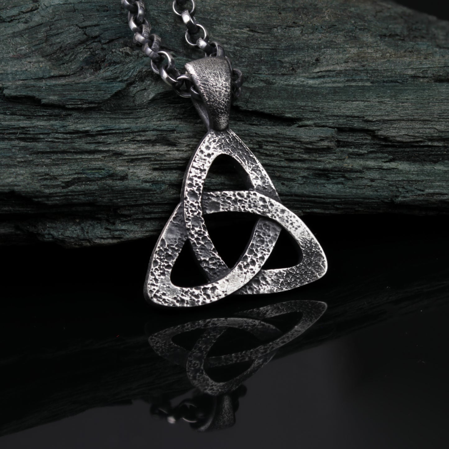 Triquetra necklace 925 silver.