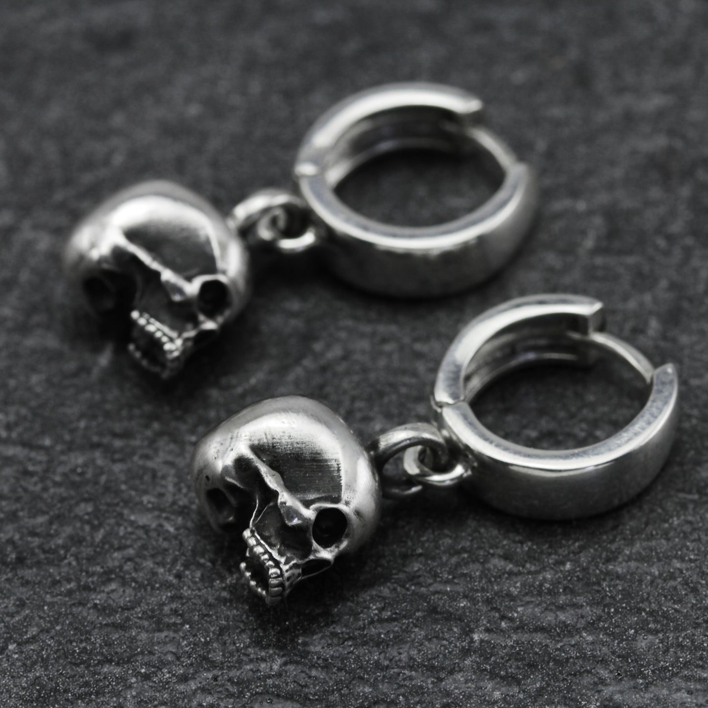 Skull earrings 925 silver.