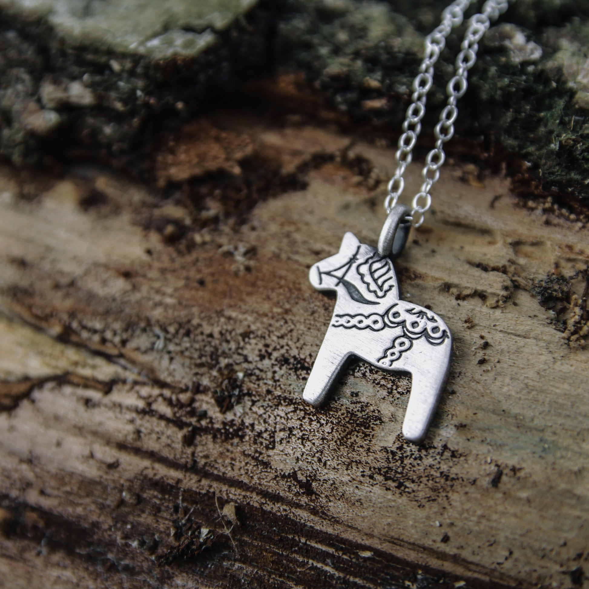 Dala horse charm.